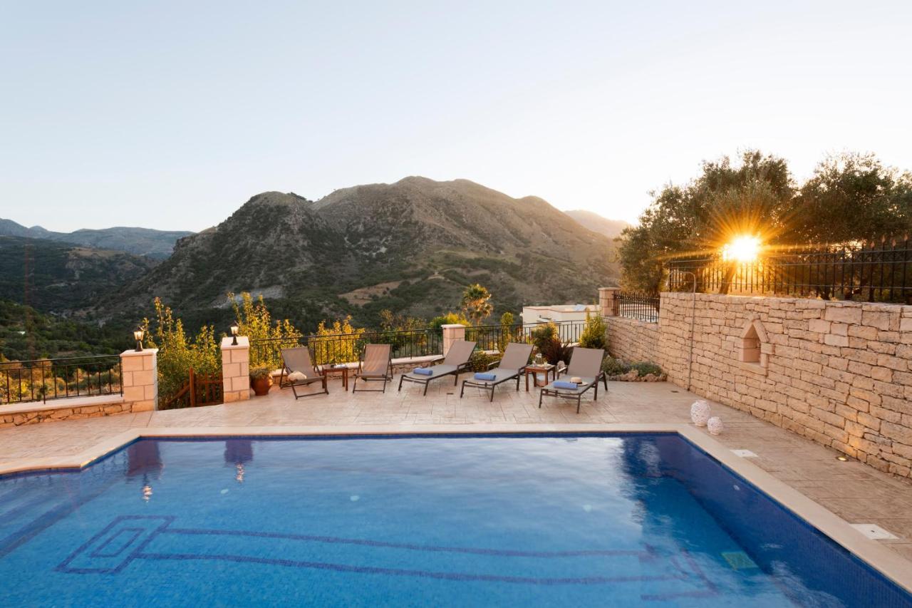 Ageri Traditional Villa Aryiroúpolis Extérieur photo